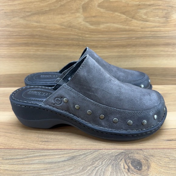 BORN Majesty Clogs Studded Womens 8 Wide Charcoal Gray Suede Slip On Comfort - Picture 1 of 11